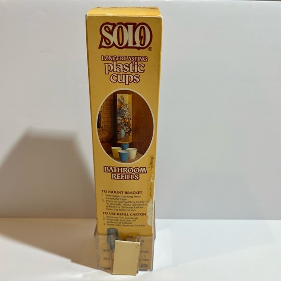 Solo Bathroom Cup Wall Mount 3.5 Oz Plastic Cup VTG Retro OPEN Box 1970s Flower - Picture 3 of 16